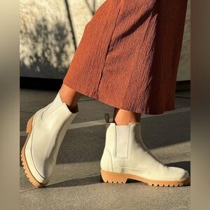 Rebecca Allen Water Resistant cream leather boots/size 9/made in Brazil/like new